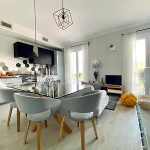 leono.hotelitalianriviera.com/